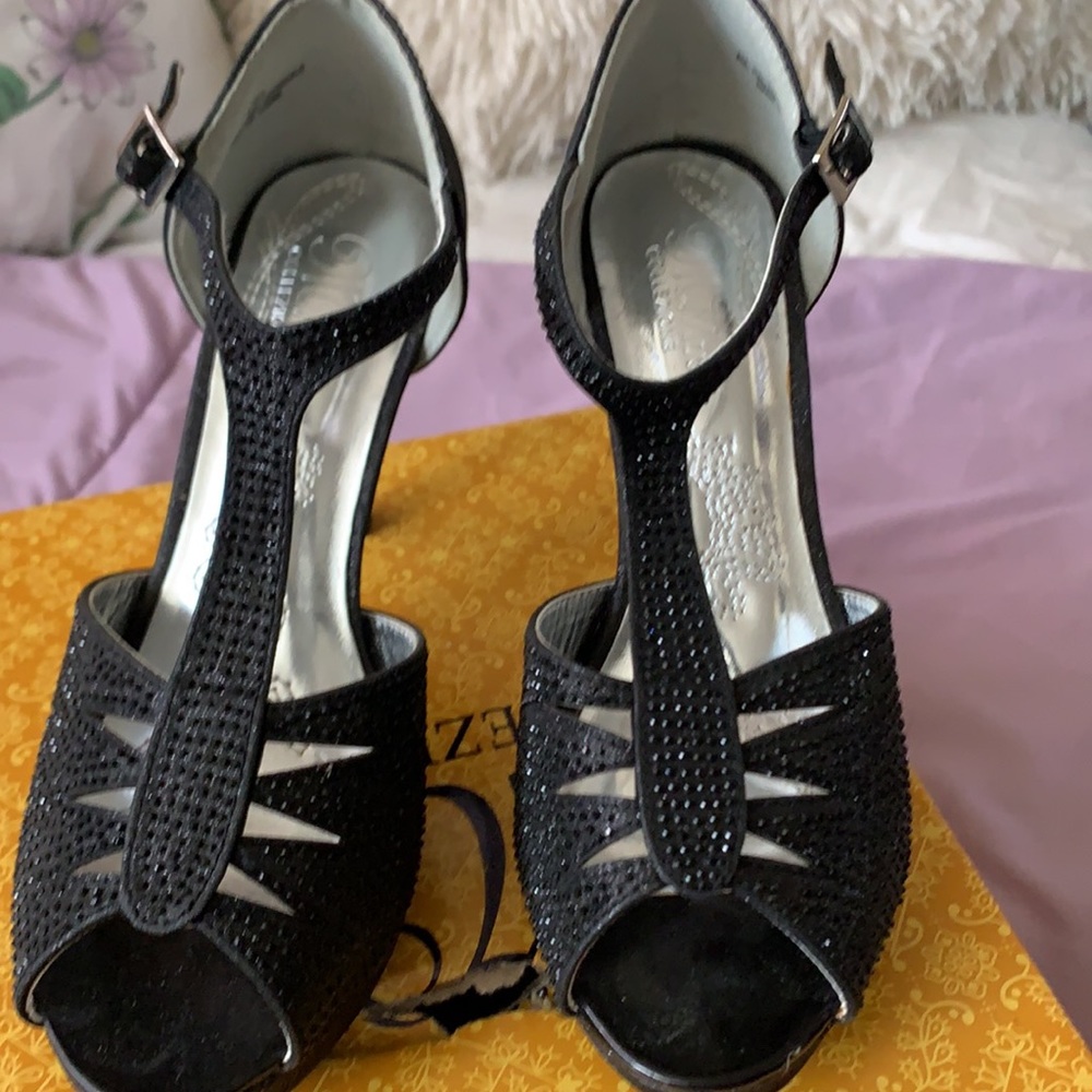 Heels by Mona Mia